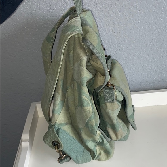 Gap Camo Backpack with Attatchable Lunchbox - Picture 2 of 5